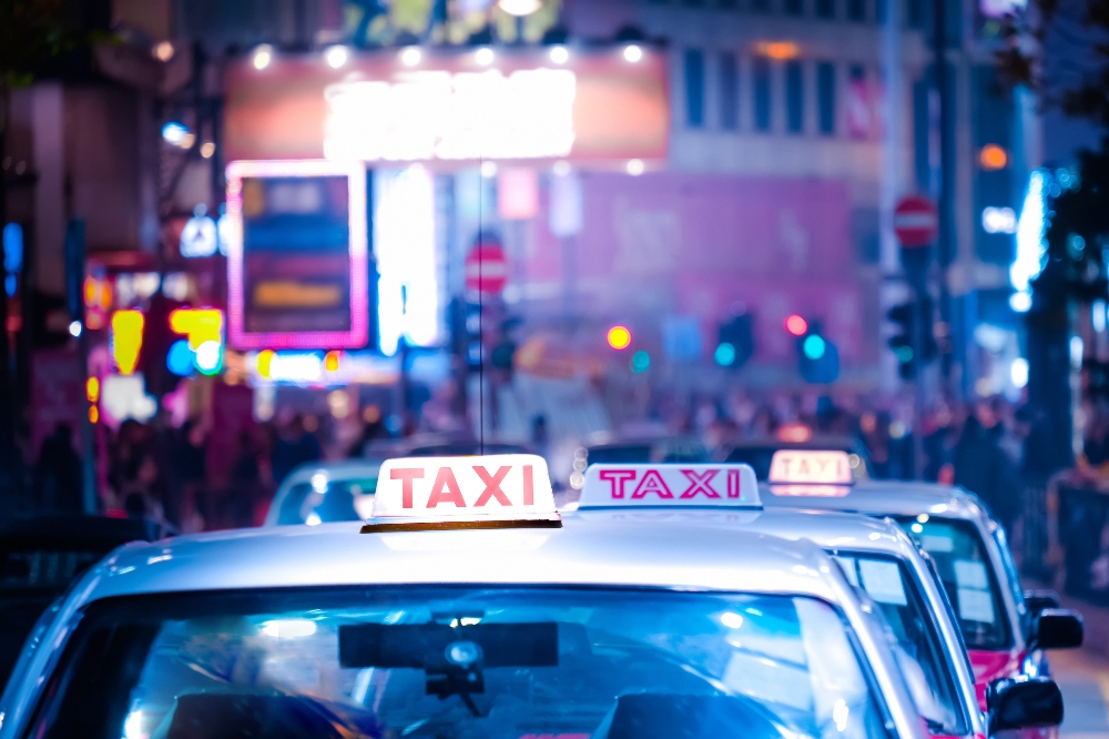 SINTRONES VBOX-3131 rugged in vehicle computer and fleet management hardware for taxi fleet management and smart mobility solutions.