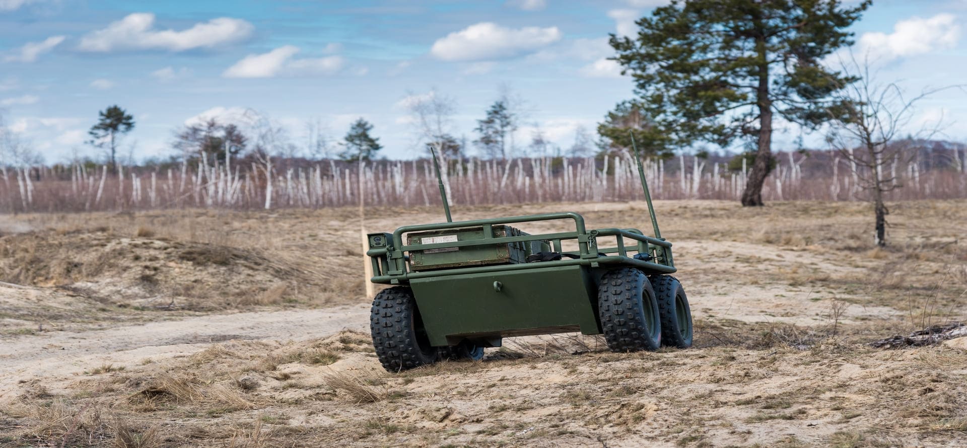 SINTRONES ABOX-5220 rugged edge AI computer mounted in military UGV